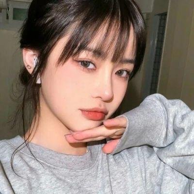 疯狂衣橱第一季海报